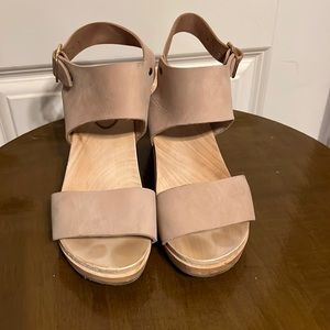 Bryr Clogs Miranda Sandal Toe in Blush Size 39